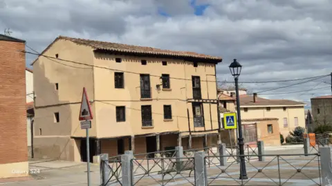 Casa pareada en calle Real, 13