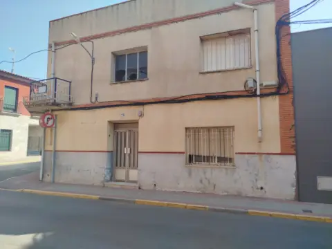 Casa adosada en calle de la Reina Amália, 23
