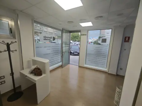 Local comercial en Plaza de Basconia, 1