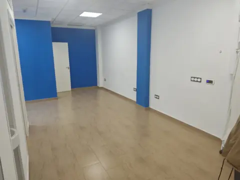 Local comercial en Plaza de Basconia, 1