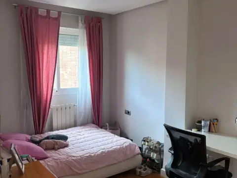 Habitación en calle de Ceuta, 14