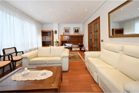 Piso en Avenida de los Castros, 36