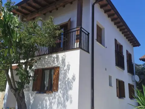 Casa unifamiliar en Camino de la Fuente, 12