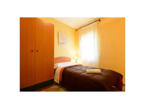 Piso en calle Puerta Los Guzmanes, 3