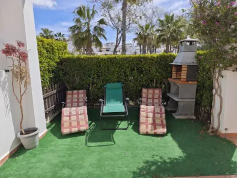 Chalet adosado en Avenida de la Alcanara, 1