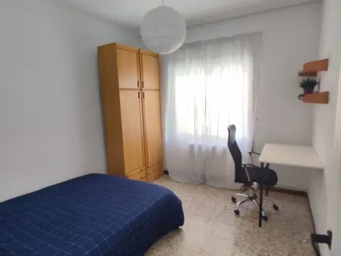 Habitación en calle de Félix Latassa, 31
