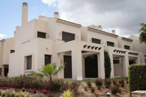 Dúplex en calle Cantil,  3