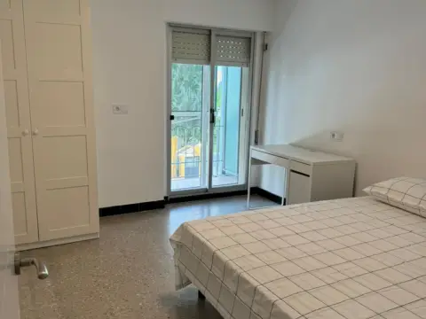 Habitación en calle de los Hermanos Villalonga, 3