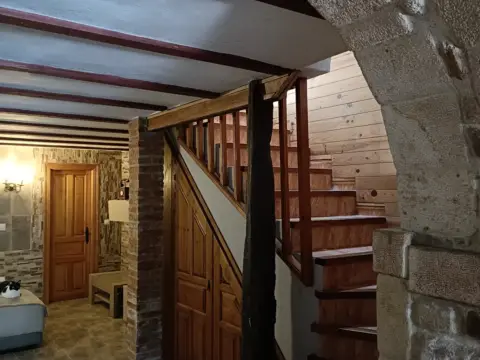 Casa adosada en calle Viérnoles,  183