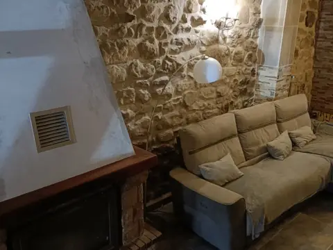 Casa adosada en calle Viérnoles,  183