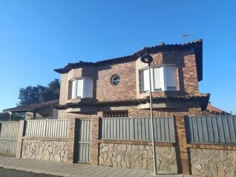 Chalet unifamiliar en Avenida Quemado, 14