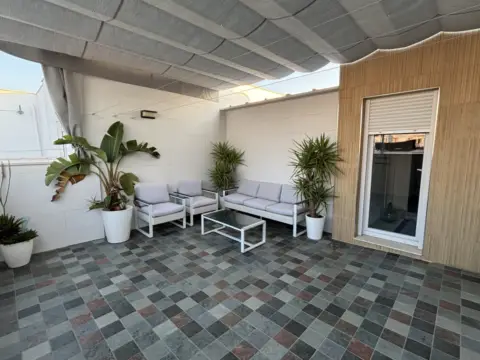 Casa adosada en Avenida del Marqués de la Vega de Armijo, 23