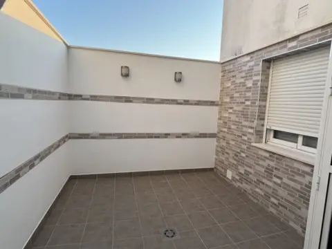 Casa adosada en Avenida del Marqués de la Vega de Armijo, 23