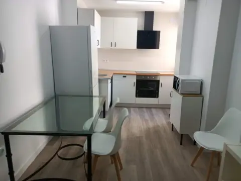 Piso en Avenida de Medina Azahara, 43