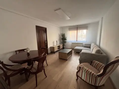 Piso en calle de Cervantes, 26