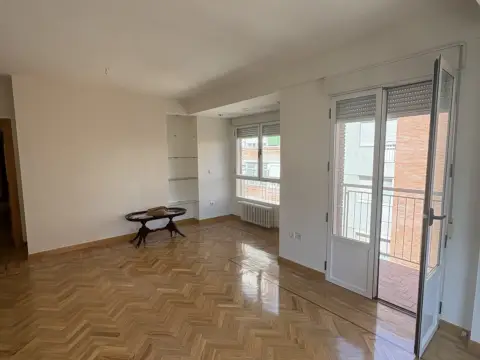 Piso en calle de Portugal, 1