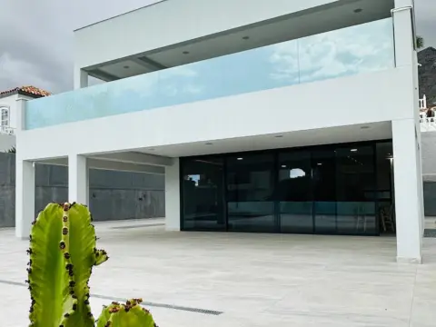 Casa unifamiliar en calle El Sauce, 19