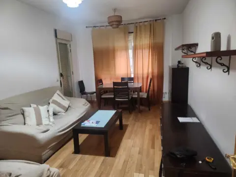 Piso en calle Agustín Rodríguez Sahagún, 38