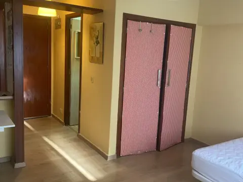 Estudio en calle de Esperanto, 2