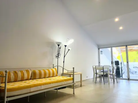 Chalet pareado en calle de los Jazmines, 17