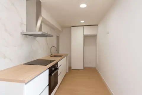 Piso en Avinguda de Sant Esteve, 67