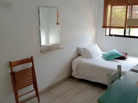 Habitación en calle de Pablo Penáguilas, 114