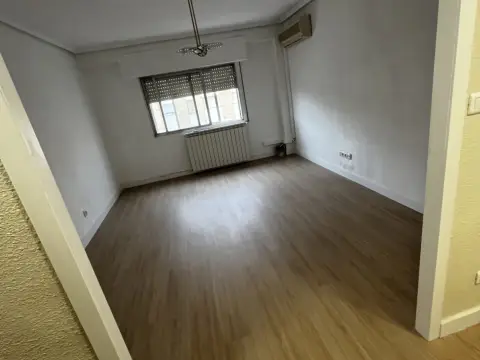 Piso en calle de Rodrigo Rebolledo, 11