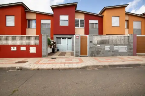 Dúplex en calle Tedera, 30