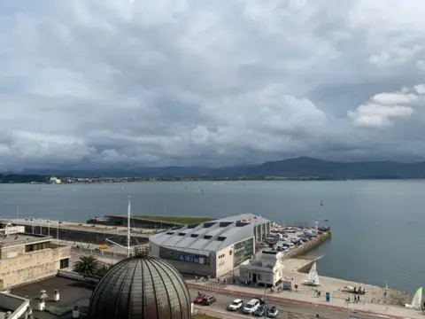 Piso en Avenida de la Reina Victoria, 4