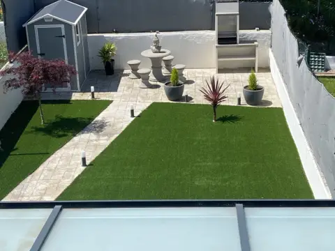 Chalet adosado en calle de la Llana, 1