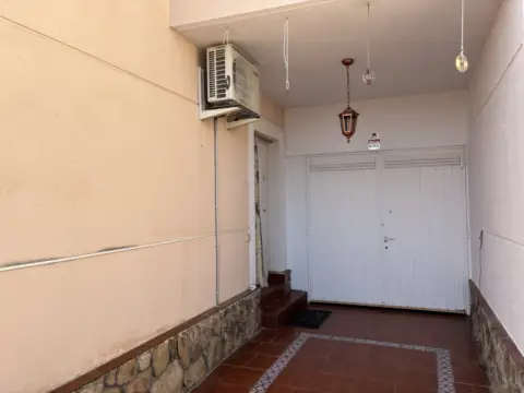 Chalet adosado en calle de los Rosales, 8