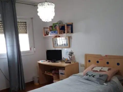 Casa adosada en calle de las Rosas, 11