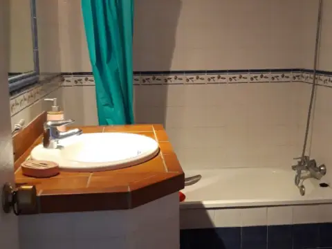 Casa adosada en calle de las Rosas, 11