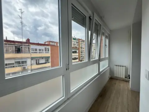 Piso en calle de Ponferrada, 50