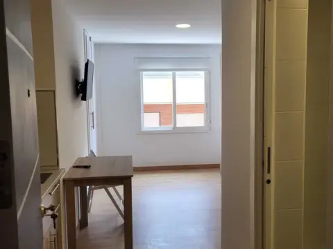 Estudio en calle José Luján, 10