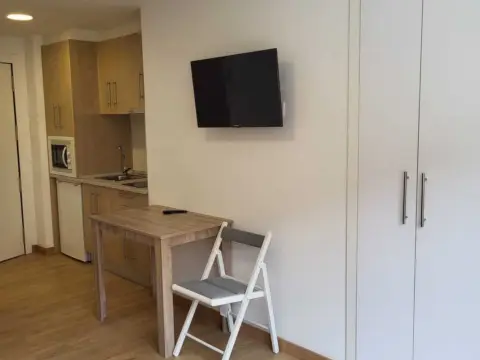 Estudio en calle José Luján, 10