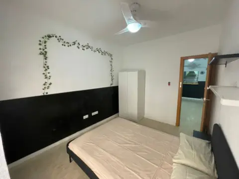 Habitación en calle del Pintor Otilio Serrano, 5