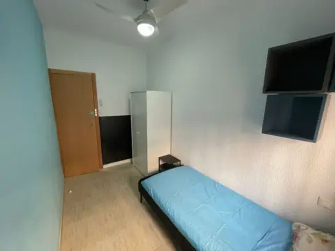 Habitación en calle del Pintor Otilio Serrano, 5