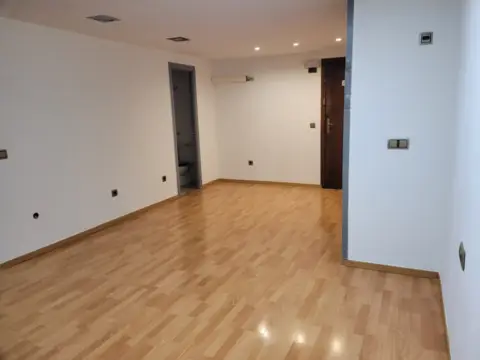 Local comercial en Carrer del Pou, 1