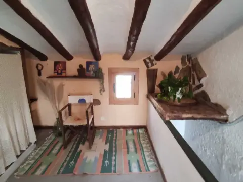 Casa adosada en calle Arriba, 5