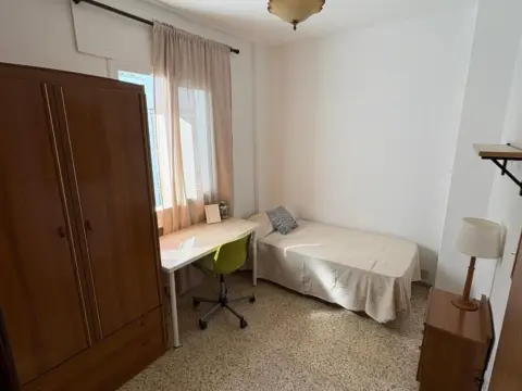 Habitación en Avenida de Reina Mercedes, 19