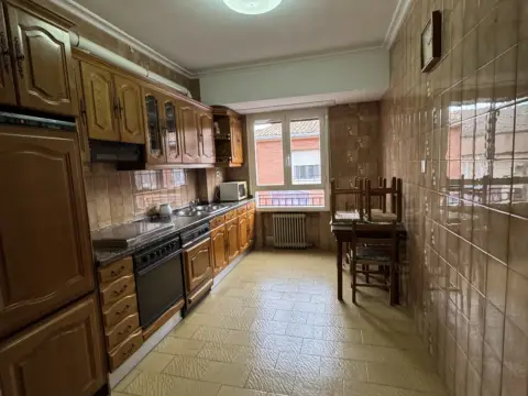 Piso en calle de San Francisco, 6