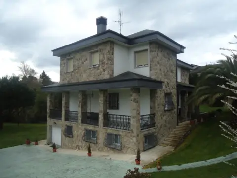 Chalet unifamiliar en Lugar de Parada, 29