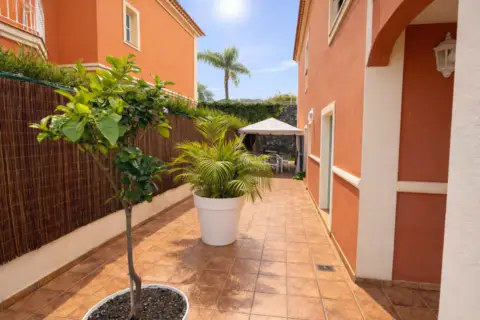 Chalet pareado en calle Bicacarera, 1