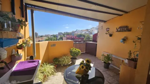 Piso en calle Garachico, 60