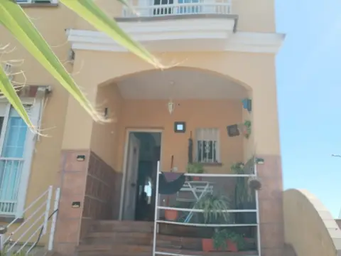 Chalet adosado en calle de Toledo, 1
