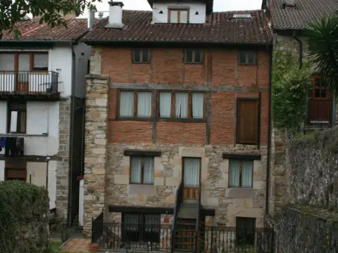 Casa adosada en calle de Elizburu, 12