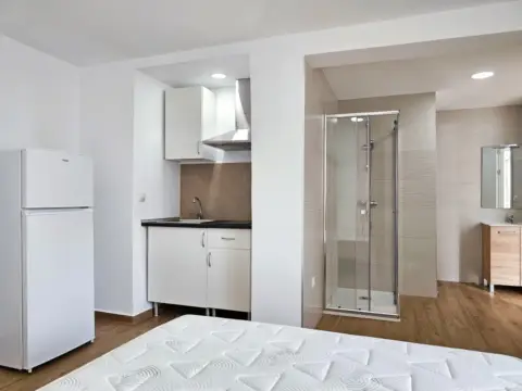 Estudio en calle del Pintor Murillo, 57