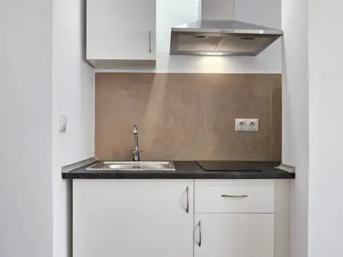 Estudio en calle del Pintor Murillo, 57