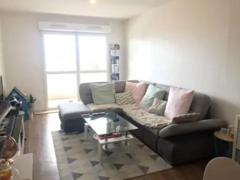 Habitación en Carrer d'Isaac Albéniz, 11